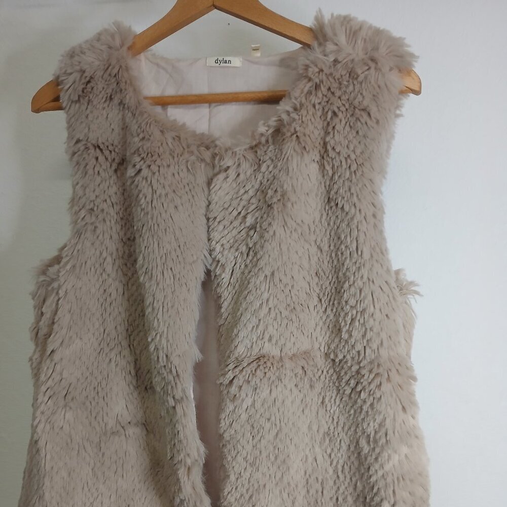 Dylan Pink Faux Fur Vest size medium